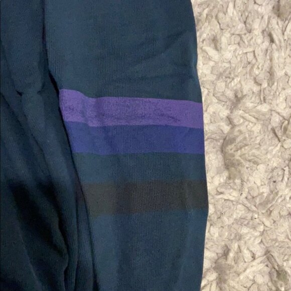 Free City Crew Neck - Picture 3 of 5